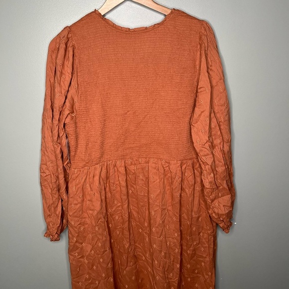 NWT Old Navy Smocked Eyelet Clip Dot Midi Dress - Warm Hickory - Picture 7 of 13